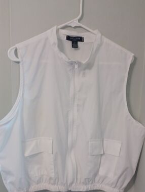 Helium London Sz 2X, (More Like A Large), White Zip Front Sleeveless Vest.